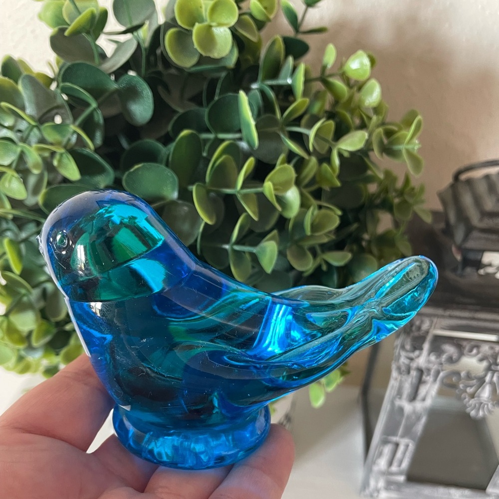 Vintage light blue Bluebird Of Happiness Glass Bird Leo Ward 1992